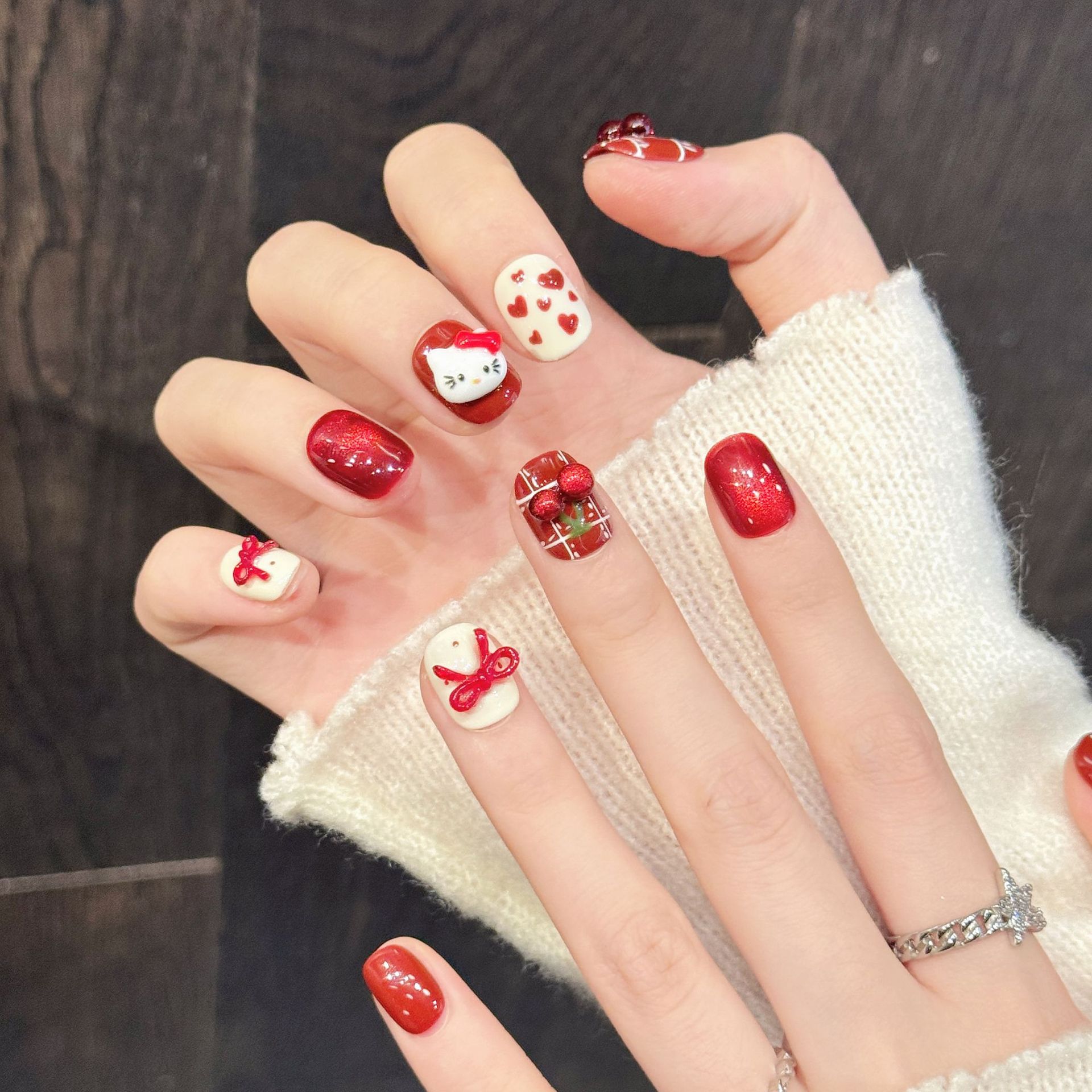 Nail Art Red Cherry - 10 قطع من الأظافر الاصطناعية المصنوعة