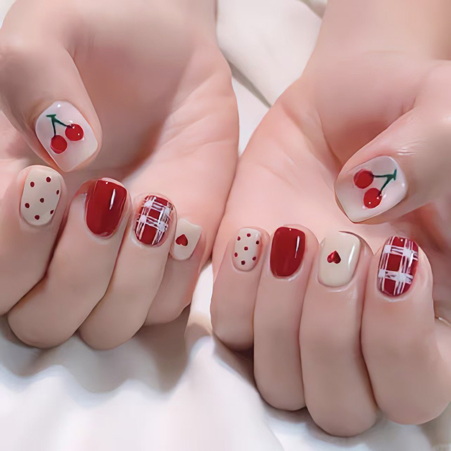 أظافر صناعية قصيرة مربعة الشكل - مراجعة Nail Art Red Cherry وسعره