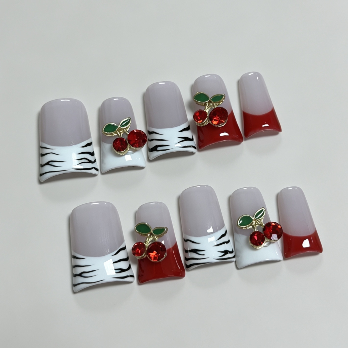 أظافر صناعية متوسطة الحجم مربع - مراجعة Nail Art Red Cherry وسعره